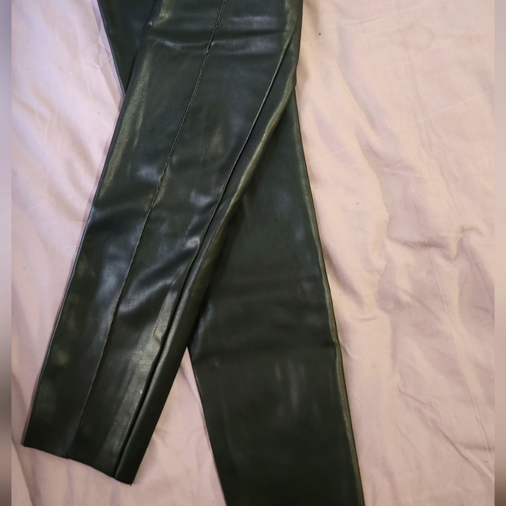 Pants 👖 - Picture 4 of 5